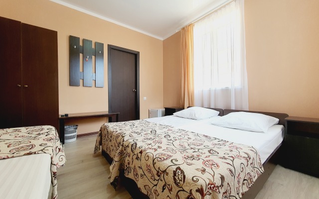 Zolotoy Shmel Guest House