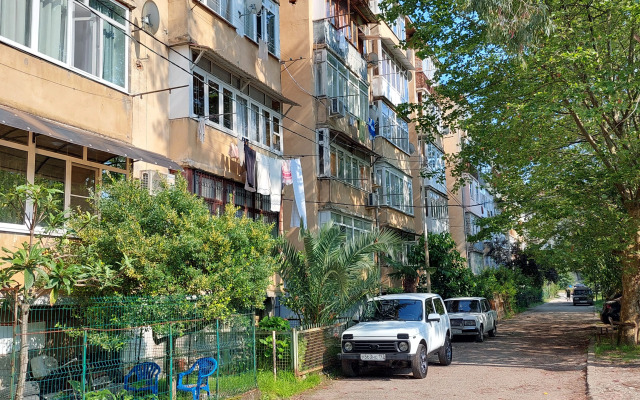 Dvukhkomnatnaya V Tsentre Gagry Flat