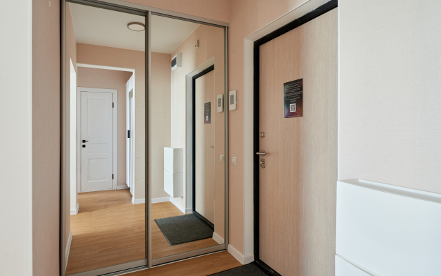 Kvartira v stile minimalizm s vidom na Komarovo  Flat