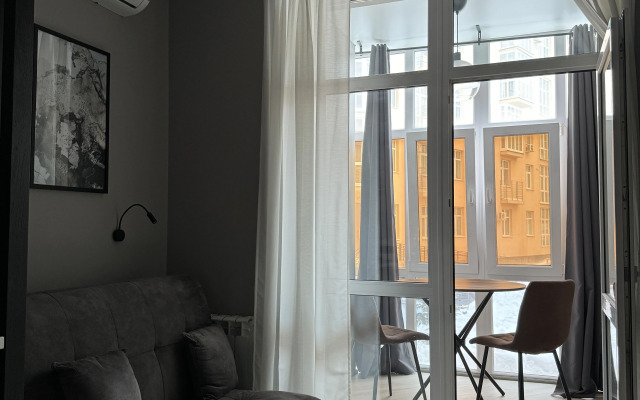Dizaynerskaya Studiya V Istoricheskom Tsentre Flat
