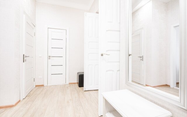 3-bedroom  on Karl Marx Street 21 Center Apartments