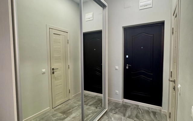 Квартира Просторная студия с террасой напротив отеля Мариотт