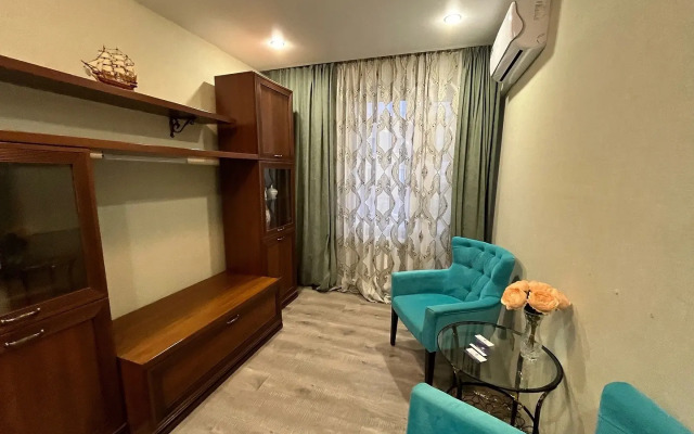 Trekhkomnatnye Apartamenty Lyuks Telmana 42B Apartments