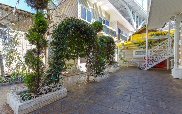 Ryadom S Gostinitsey Zhemchuzhina Apartments