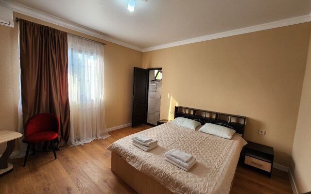 Liana Guesthouse