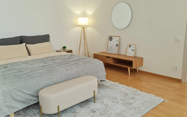 Prostornaya Tryoshka Blizko K Tsentru Flat