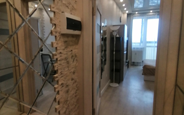 Pyadom C Torgovym Tsentrom I Alleej Flat