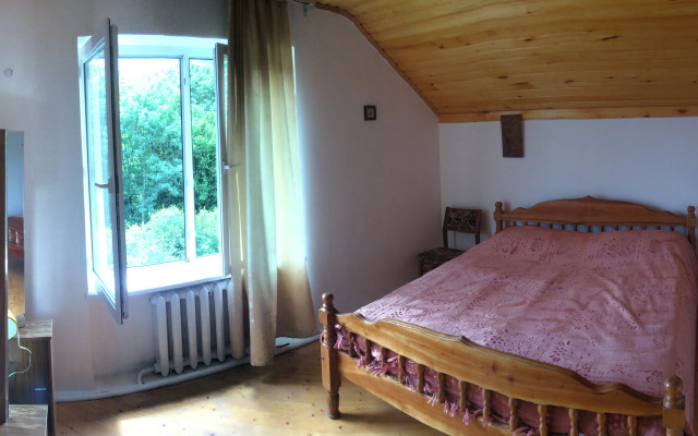 V Gorakh Dlya Semeynogo Otdykha Private House