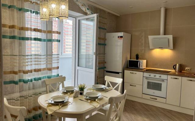 Tolstoy Novomoskovskaya Flat