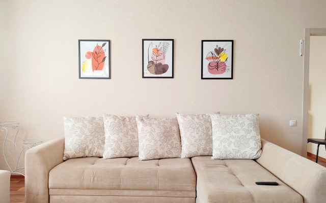 Квартира 2-комнатная в Омске на Петра Ильичева 4