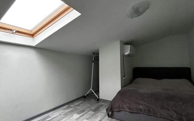 Dvukhurovnevaya Fermerskiy 2/1-60 Flat