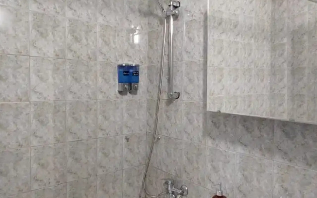 Квартира возле ТРЦ Плазма с лифтом и балконом