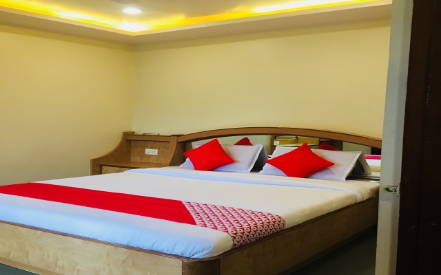 New Uttam Hira Palace Hotel