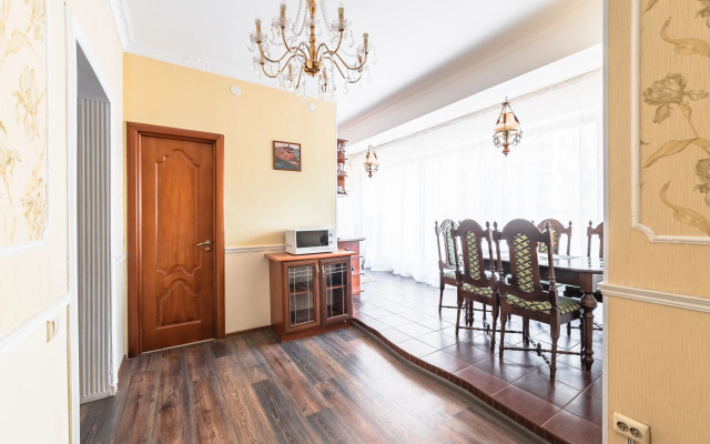 Апартаменты у Крейсера Авроры и Финляндского Вокзала