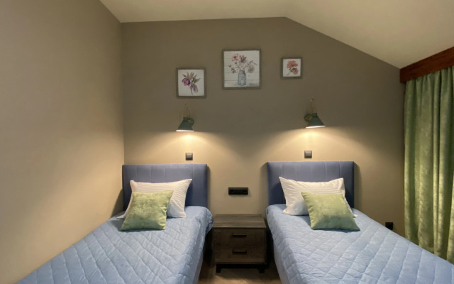 Апартаменты студия 3 Дворик Друзей