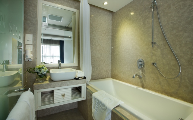 Отель Golden Silk Boutique Hotel