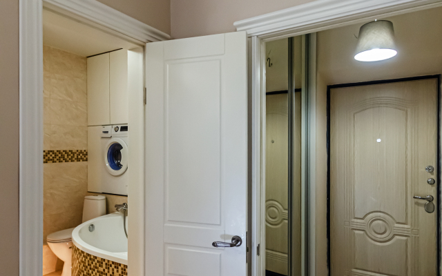 2-K Kvartira Na Lukacheva 4 Apartments