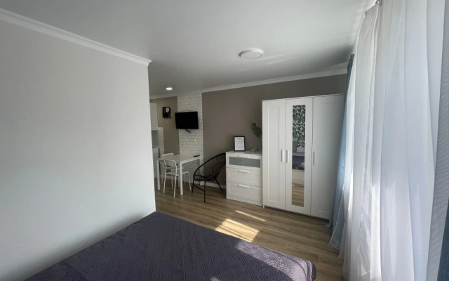 Avtorskie s sezonnym bassejnom  Apartments