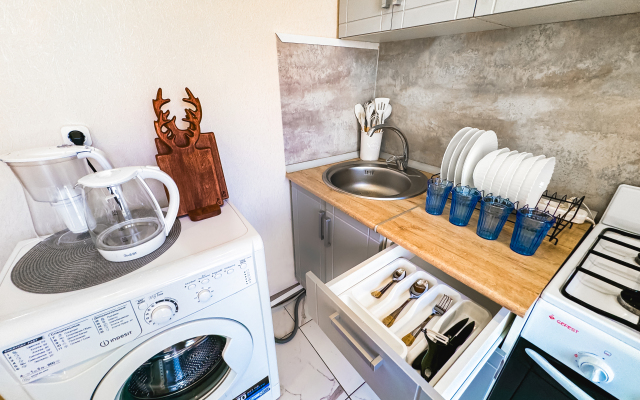 S zaseleniyem Lutshiy servis Posutochno50 Flat