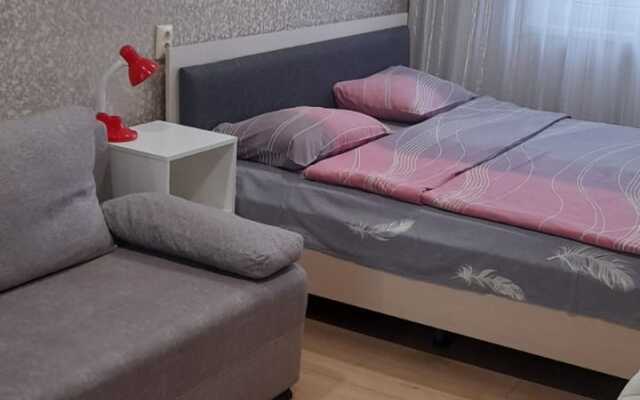 Kvartira na Nabereznoy Apartments