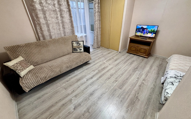 Квартира с Балконом на Теннисной 47/2