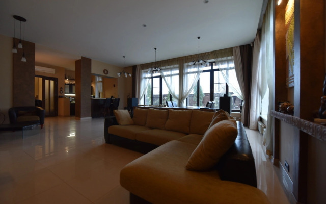 Частный дом Коттедж 3-х этажный