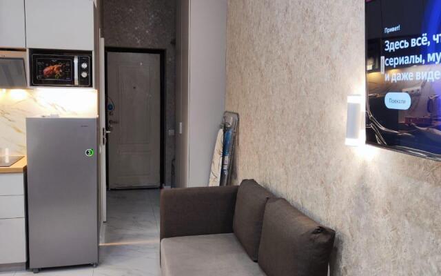 3kh mestnye apartamenty s balkonom i basseynom Apartments
