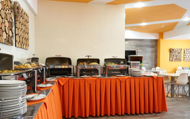 Mandarin Hotel