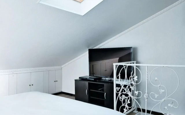 Dvukhurovnevye Na Krymskoy Ulitse 65B Apartments