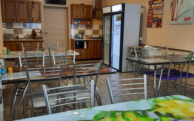 Vila Liza s Transferom k Podemnikam Guest House
