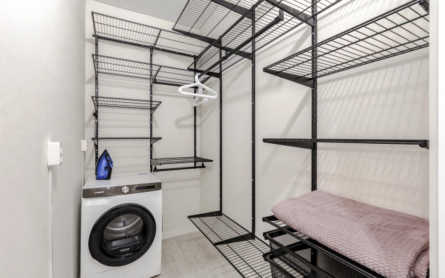 Prostornye u Nevy Apartments