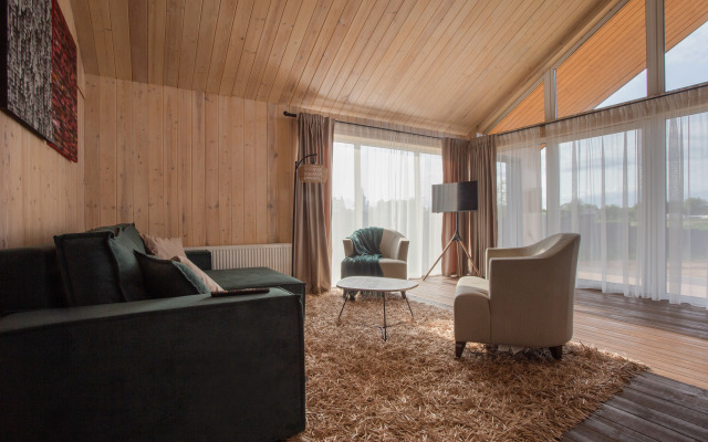 Barnhauz U Ozera Private house