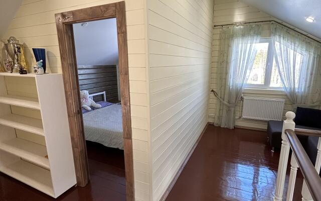 Частный дом Брусничный Коттедж с сауной