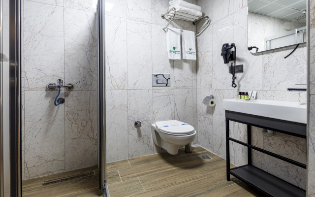 Lenora Airport Hotel