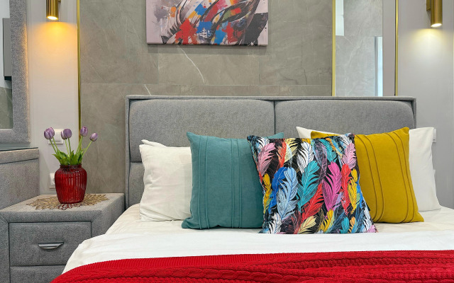 inSochi v samom centre Sochi na Navaginskoj N338 Apartments