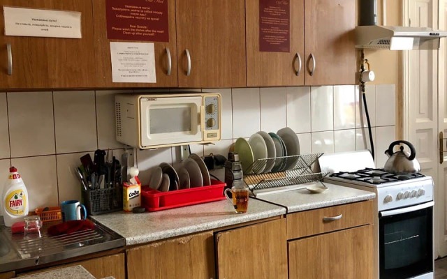 Old Flat Na Sovetskoy Hostel