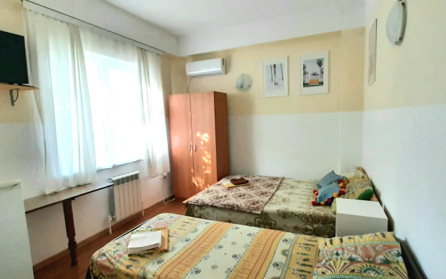 Na Turgeneva Guest House