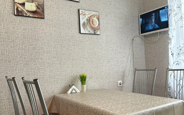 Трехкомнатные апартаменты в центре на  Неделина 12