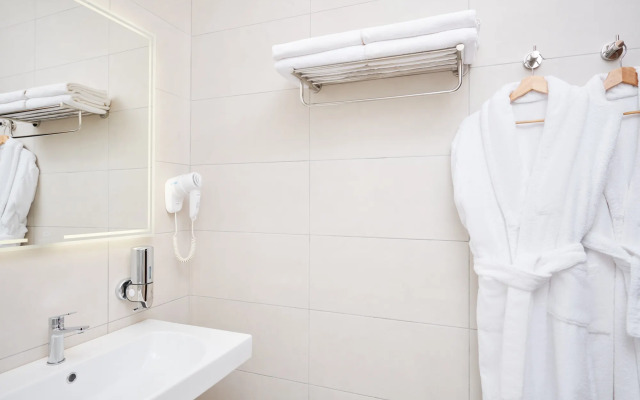 AurA Aquarelle Hotel