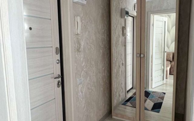 Na Ulitse Botvina 10b Flat