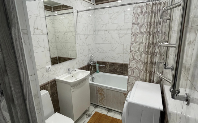 Апартаменты на Проспекте Строителей 27-4