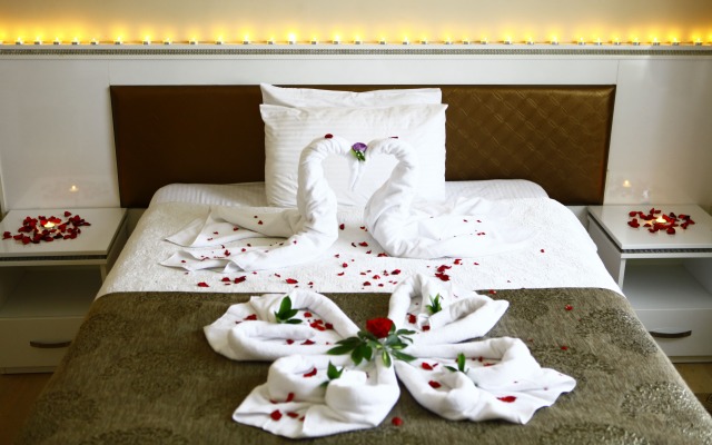 Отель The Lines