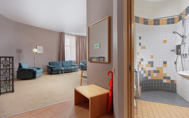 Pyatiy Ugol Hotel