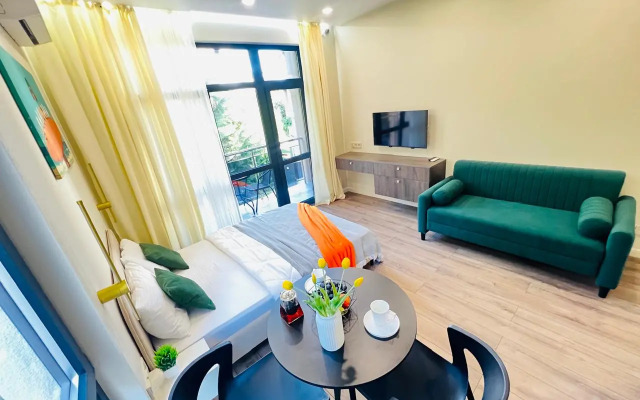 S Balkonom I Basseynom Na Territorii Apartments