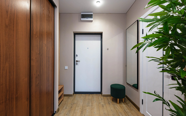 Квартира Новая студия в 5 минутах от ТРЦ Аура