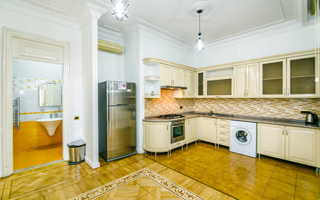 Luxury 7 Bedroom in Nizami Street Apartments