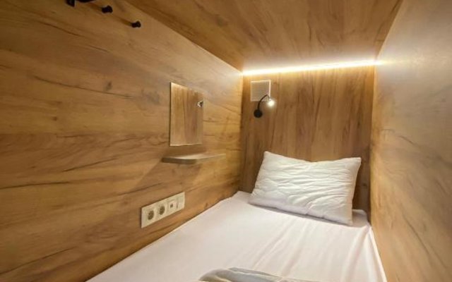 Sigale Capsule Hotel