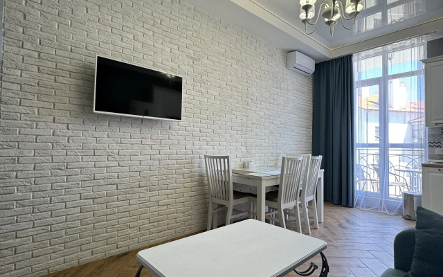 Stilnaya Yevrodvushka S Balkonom Apartments