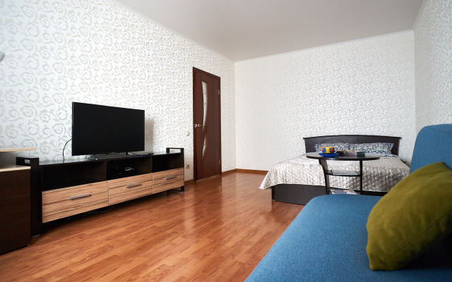 Comfort Apartment 70 Let Oktyabrya 10 Apartments