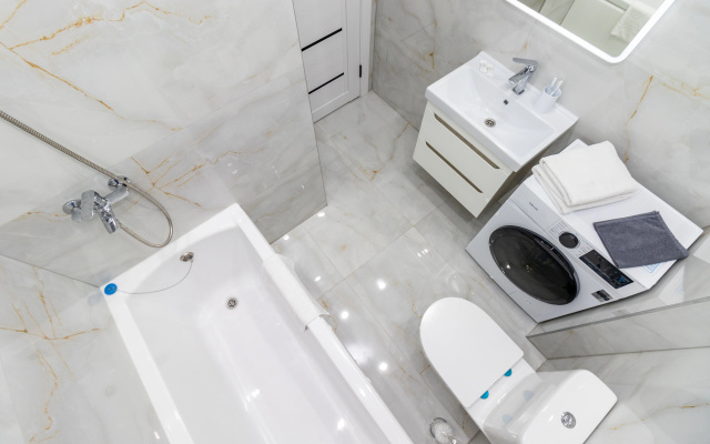 Apartamenty Divan-Krovat' s potrasausim vidom na reku